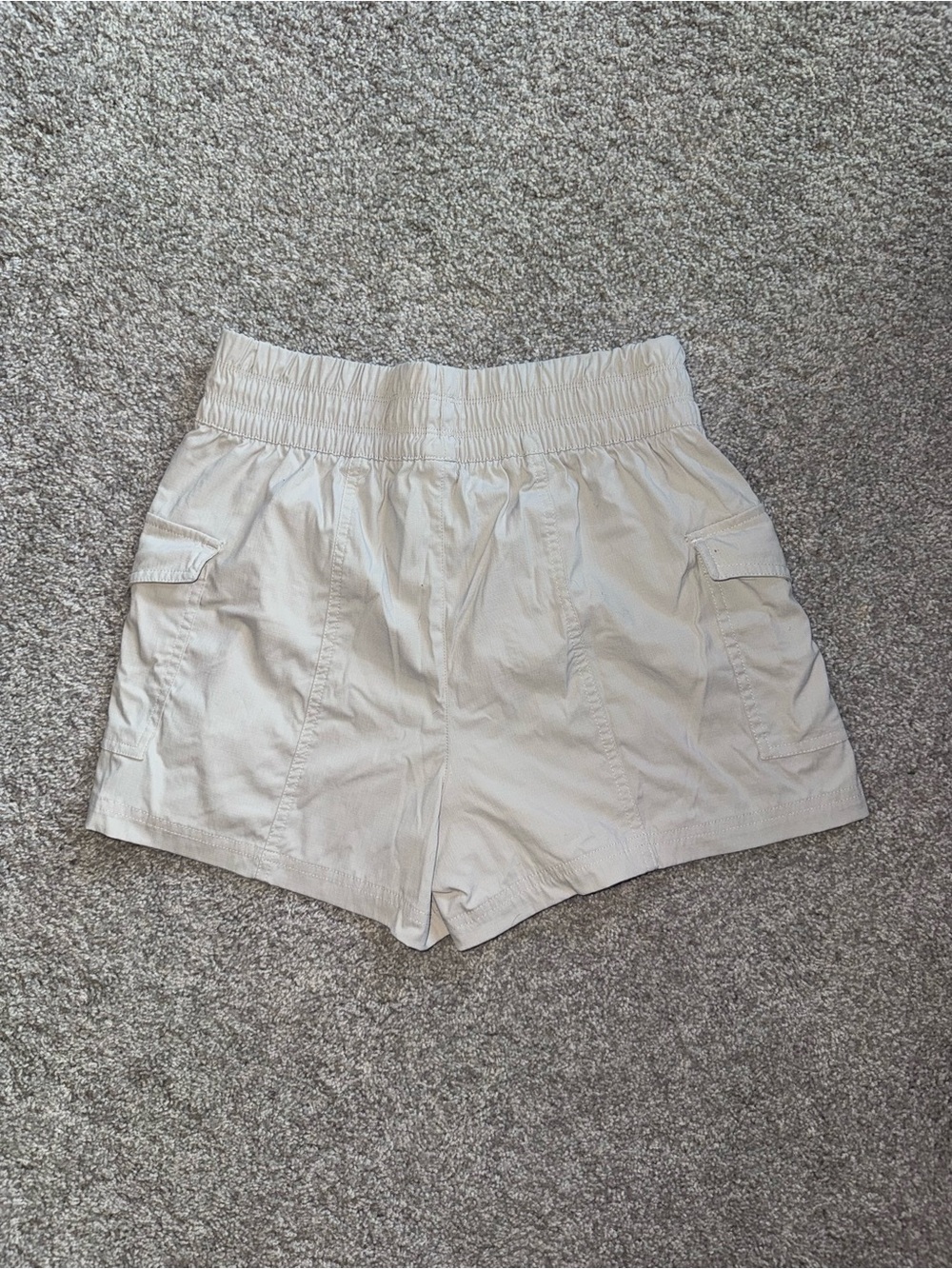 Amazon Women's Elastic-Waist Cargo Shorts in Light Beige